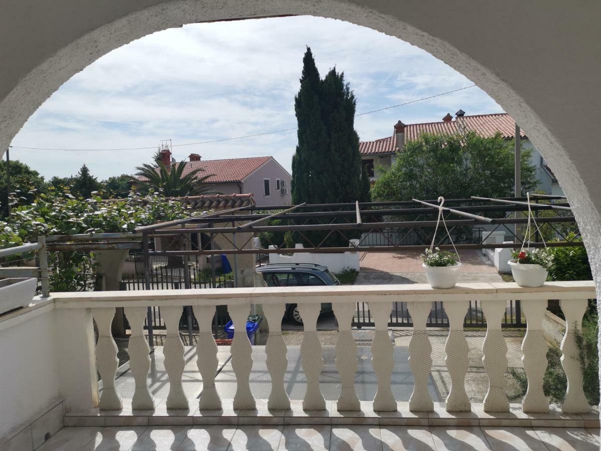 Apartma Soncek Premantura Esterno foto