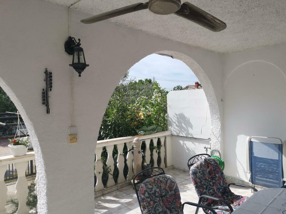 Apartma Soncek Premantura Esterno foto